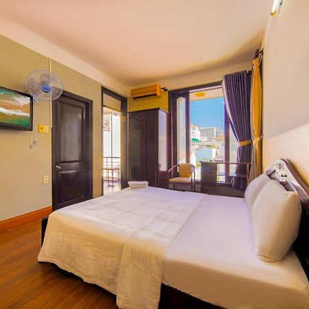 Ponys Hotel Nha Trang Exterior photo