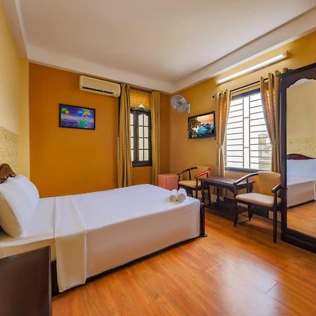 Ponys Hotel Nha Trang Exterior photo