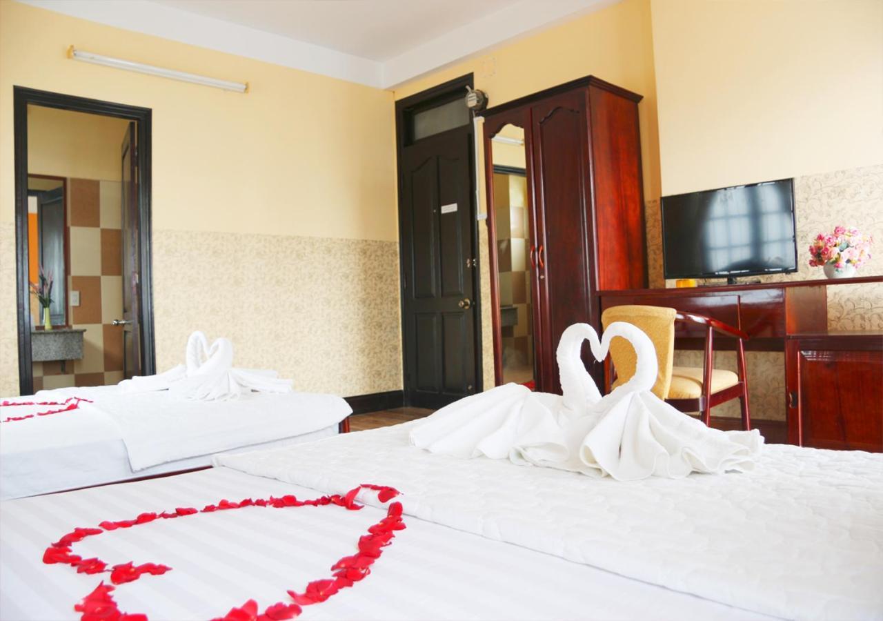 Ponys Hotel Nha Trang Exterior photo