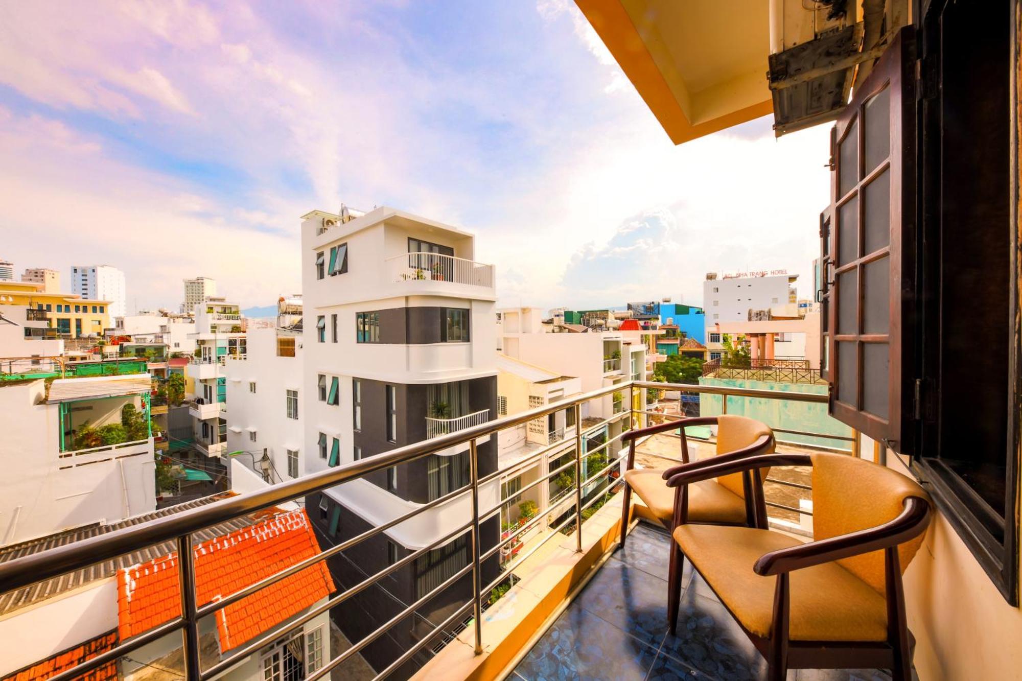 Ponys Hotel Nha Trang Exterior photo