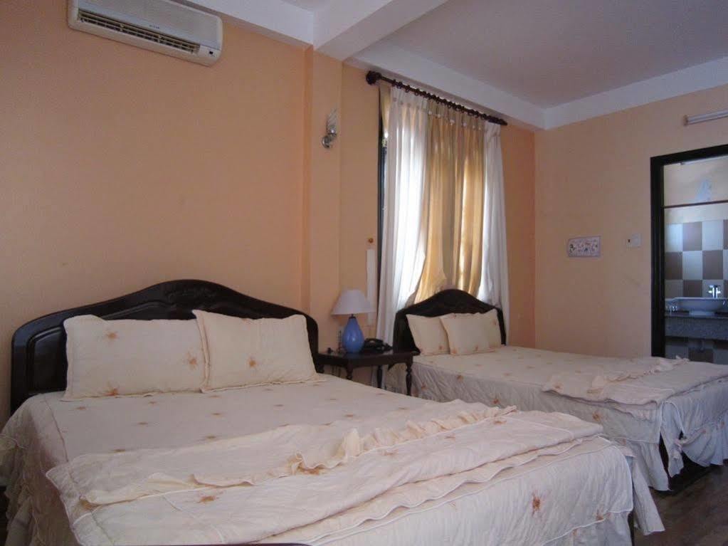Ponys Hotel Nha Trang Exterior photo