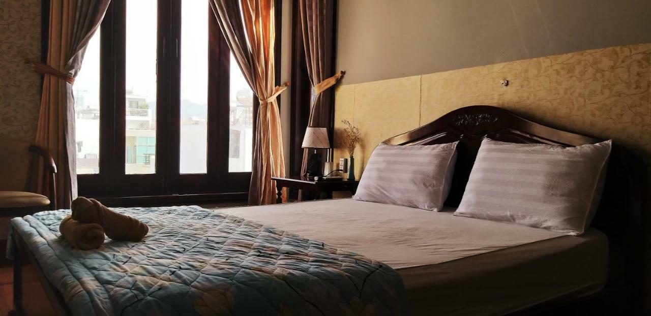 Ponys Hotel Nha Trang Exterior photo